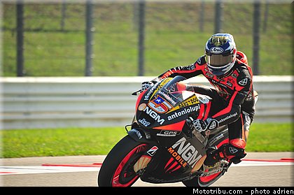 motogp_edwards_008_saint_marin_misano_2012.jpg
