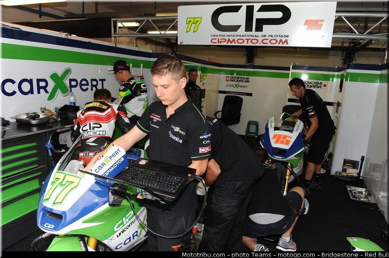 moto2_aegerter_0002_saint_marin_misano_2012