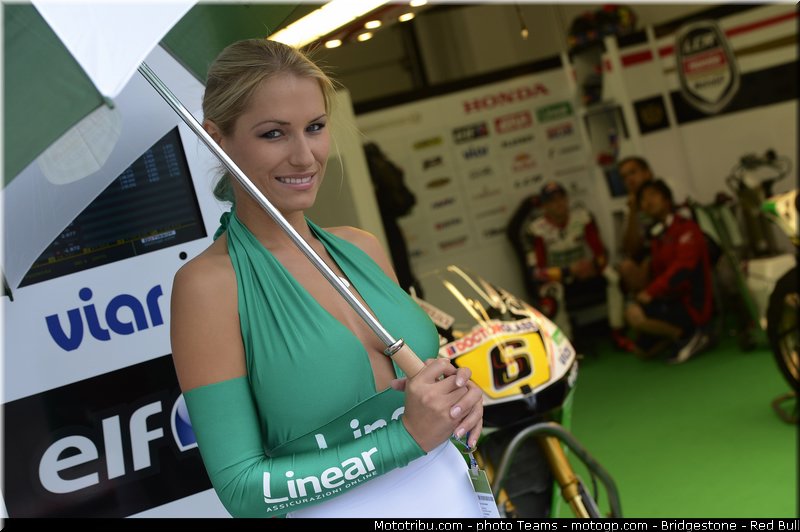 motogp_pitbabe_0004_saint_marin_misano_2012