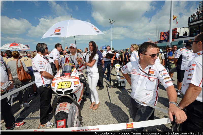 motogp_pitbabe_0018_saint_marin_misano_2012
