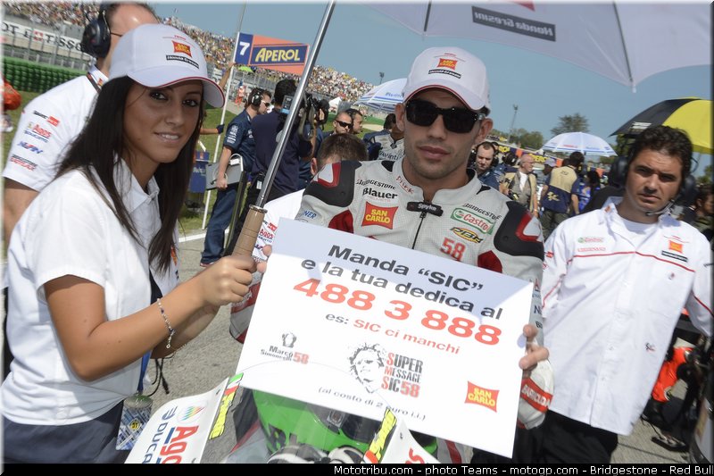 motogp_pitbabe_0025_saint_marin_misano_2012