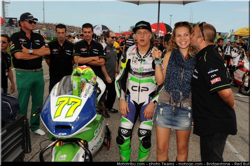 motogp_pitbabe_0036_saint_marin_misano_2012