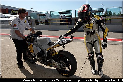 moto2_luthi_0006_saint_marin_misano_2012.jpg
