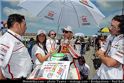 motogp_pitbabe_0019_saint_marin_misano_2012.jpg