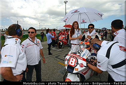 motogp_pitbabe_0040_saint_marin_misano_2012.jpg