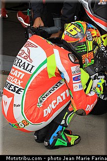 motogp_rossi_005_aragon_motorland_2012.jpg