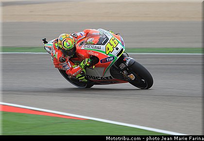 motogp_rossi_007_aragon_motorland_2012.jpg