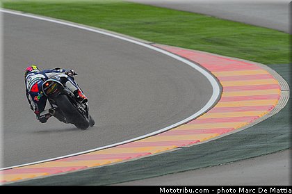 moto2_espargaro_p_001_aragon_motorland_2012.jpg