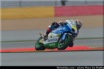 moto2_simon_004_aragon_motorland_2012.jpg