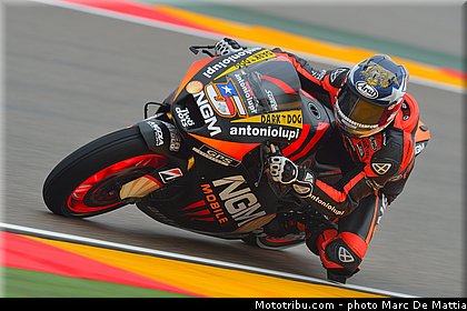 motogp_edwards_003_aragon_motorland_2012.jpg