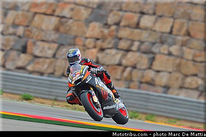 motogp_edwards_004_aragon_motorland_2012.jpg
