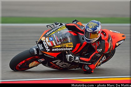 motogp_edwards_005_aragon_motorland_2012.jpg