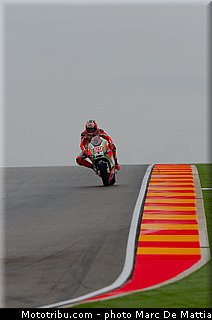 motogp_hayden_001_aragon_motorland_2012.jpg