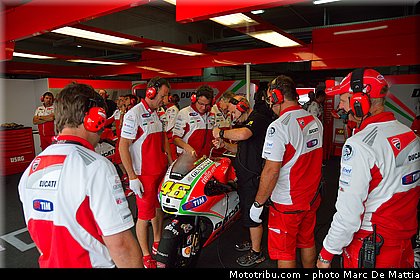 motogp_rossi_003_aragon_motorland_2012.jpg