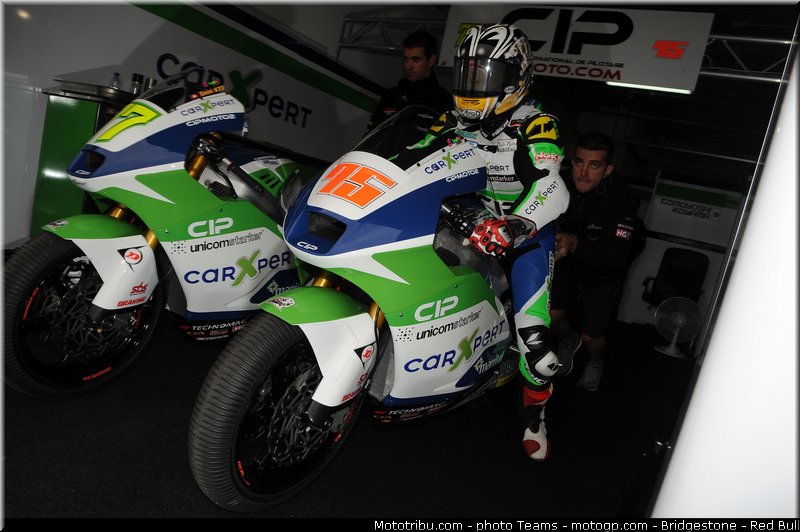 moto2__155_aragon_motorland_2012