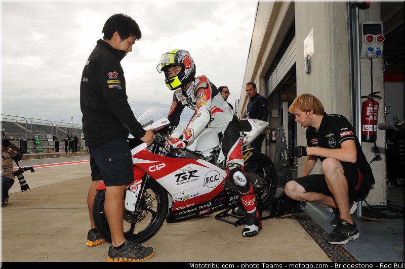 moto3_fuji_0007_aragon_motorland_2012