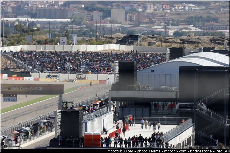 motogp_ambiance_0001_aragon_motorland_2012