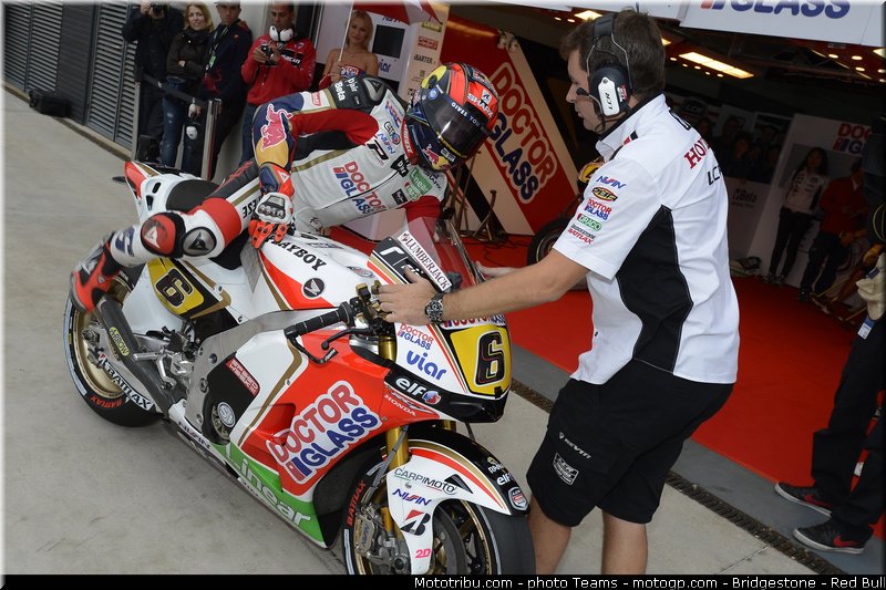 motogp_bradl_0020_aragon_motorland_2012