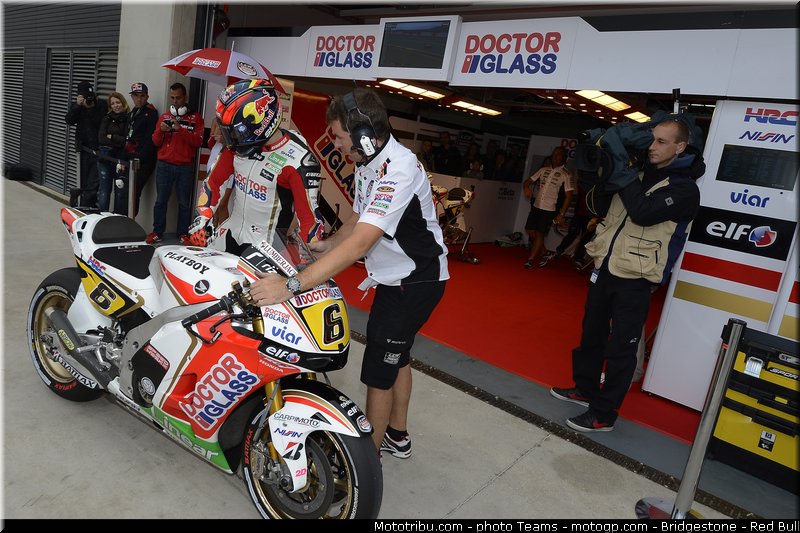 motogp_bradl_0021_aragon_motorland_2012