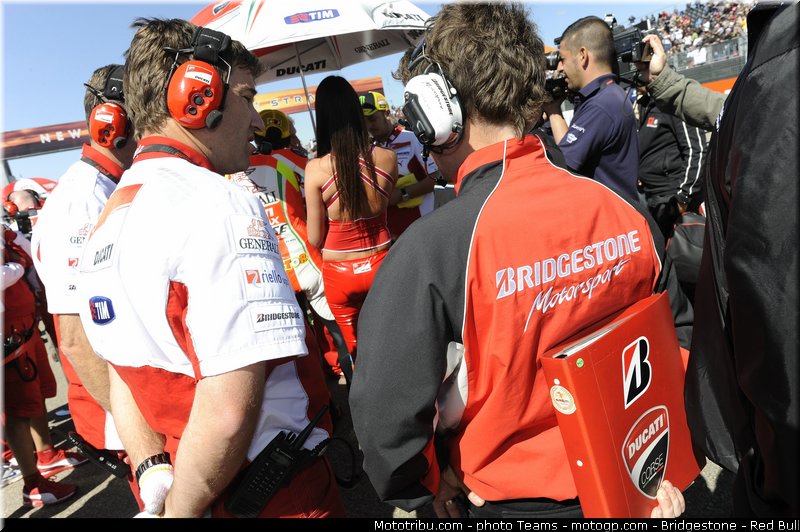 motogp_bridgestone_0001_aragon_motorland_2012