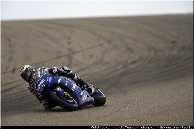 motogp_lorenzo_0014_aragon_motorland_2012