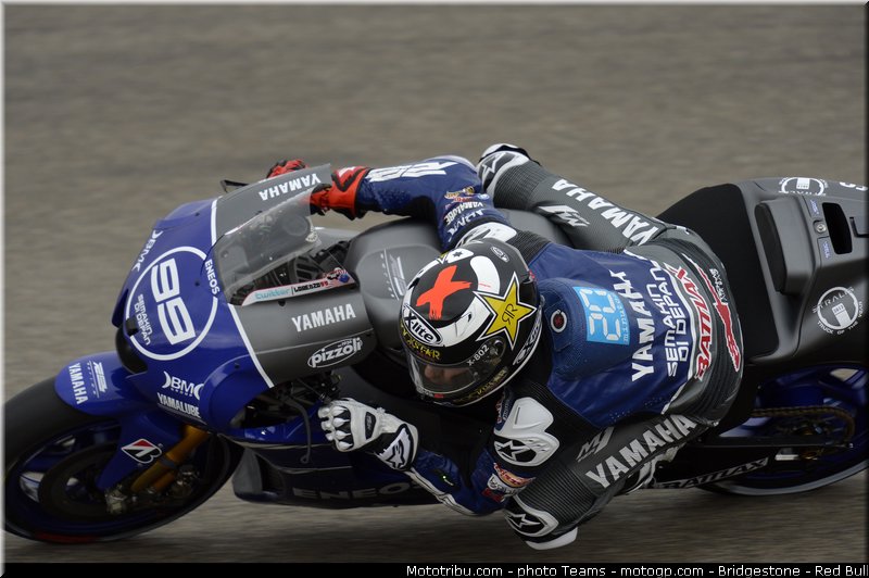 motogp_lorenzo_0016_aragon_motorland_2012
