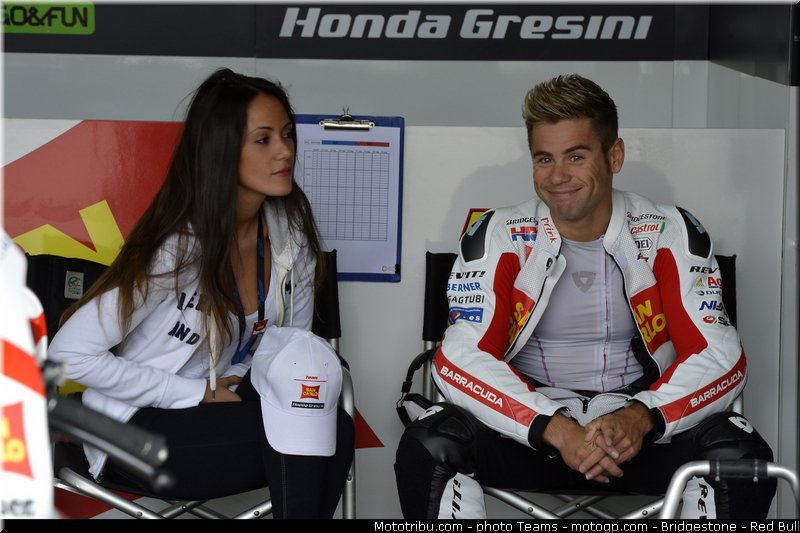 motogp_pitbabe_0003_aragon_motorland_2012