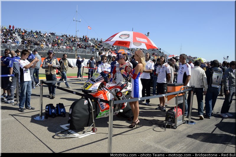 motogp_pitbabe_0019_aragon_motorland_2012