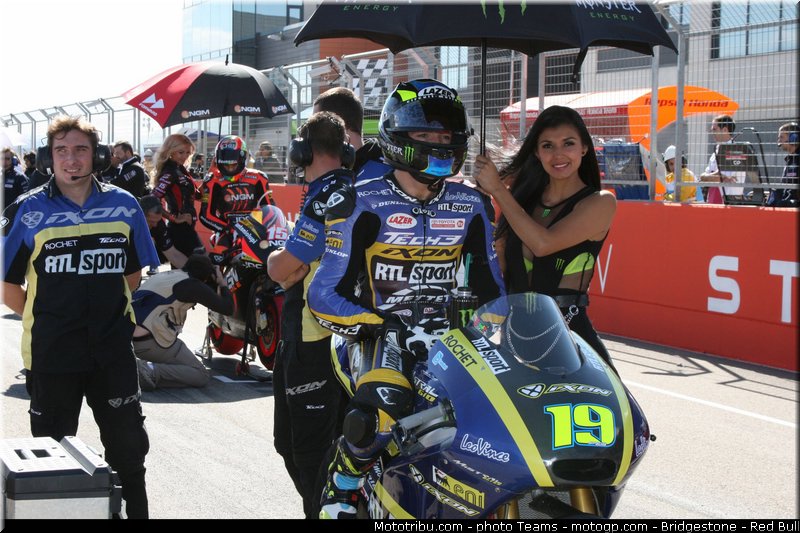 motogp_pitbabe_0023_aragon_motorland_2012