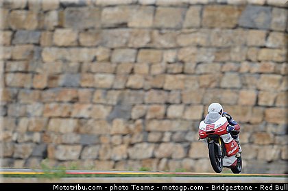 moto3_webb_0001_aragon_motorland_2012.jpg