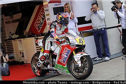 motogp_bradl_0017_aragon_motorland_2012.jpg