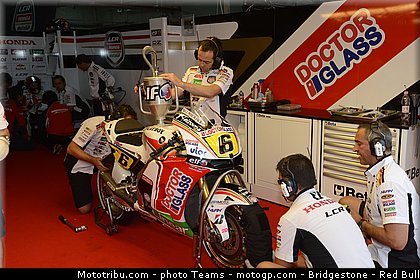 motogp_bradl_0022_aragon_motorland_2012.jpg