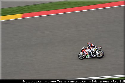motogp_bradl_0024_aragon_motorland_2012.jpg