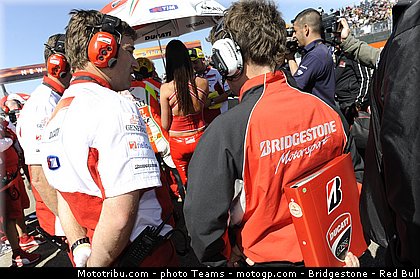 motogp_bridgestone_0001_aragon_motorland_2012.jpg