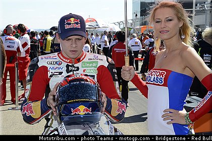 motogp_pitbabe_0008_aragon_motorland_2012.jpg