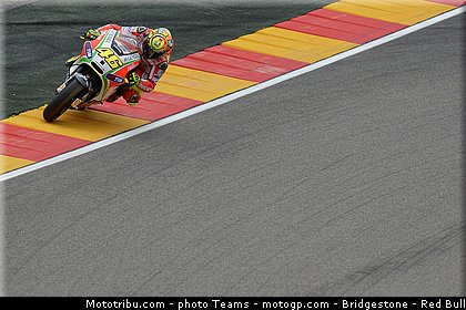 motogp_rossi_0005_aragon_motorland_2012.jpg