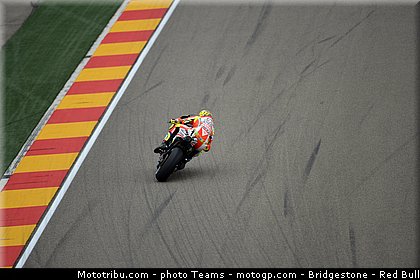 motogp_rossi_0006_aragon_motorland_2012.jpg
