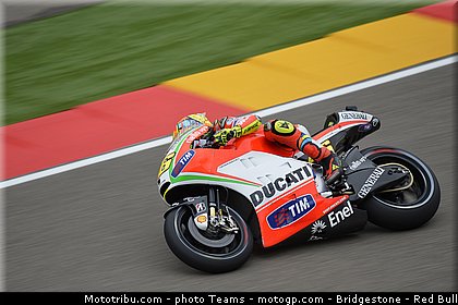 motogp_rossi_0008_aragon_motorland_2012.jpg