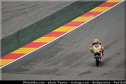 motogp_rossi_0009_aragon_motorland_2012.jpg