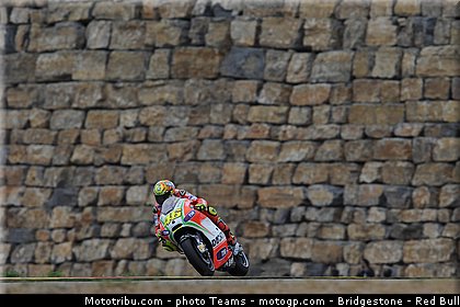 motogp_rossi_0017_aragon_motorland_2012.jpg