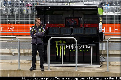 motogp_tech3_0006_aragon_motorland_2012.jpg