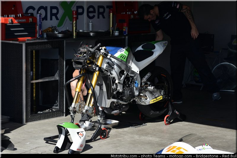 moto2_aegerter_0005_japon_motegi_2012