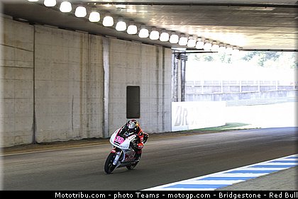 moto3_salom_0002_japon_motegi_2012.jpg