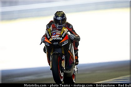 motogp_edwards_0002_japon_motegi_2012.jpg
