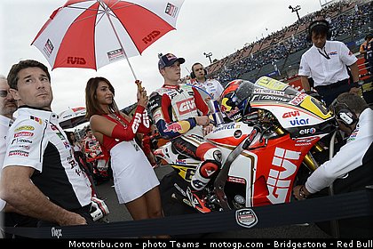 motogp_pitbabe_0004_japon_motegi_2012.jpg