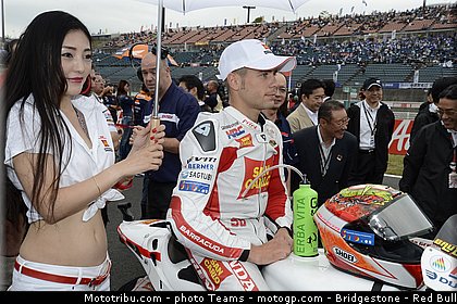 motogp_pitbabe_0005_japon_motegi_2012.jpg