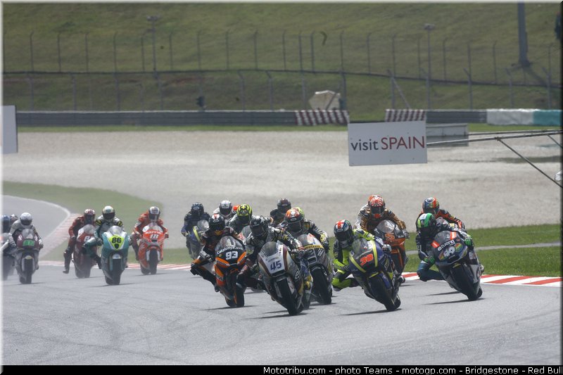 moto2_0004_malaisie_sepang_2012