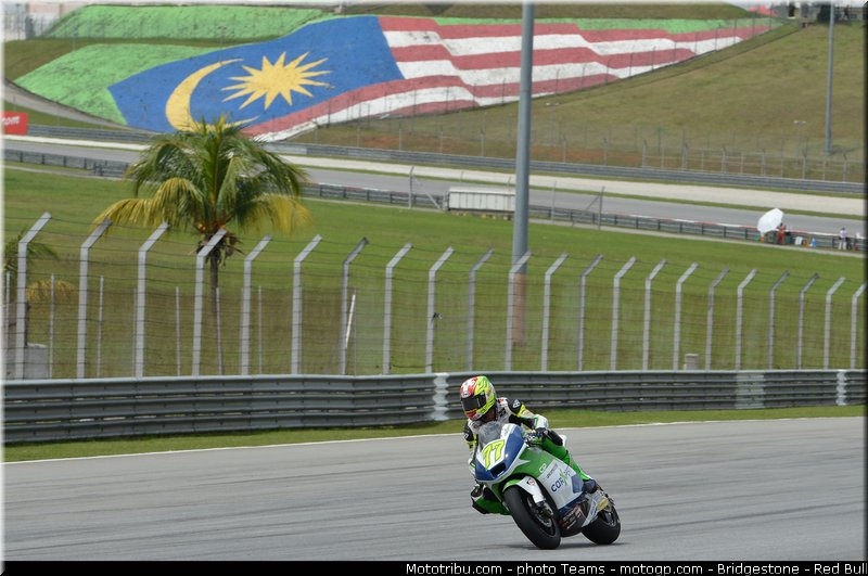 moto2_aegerter_0001_malaisie_sepang_2012