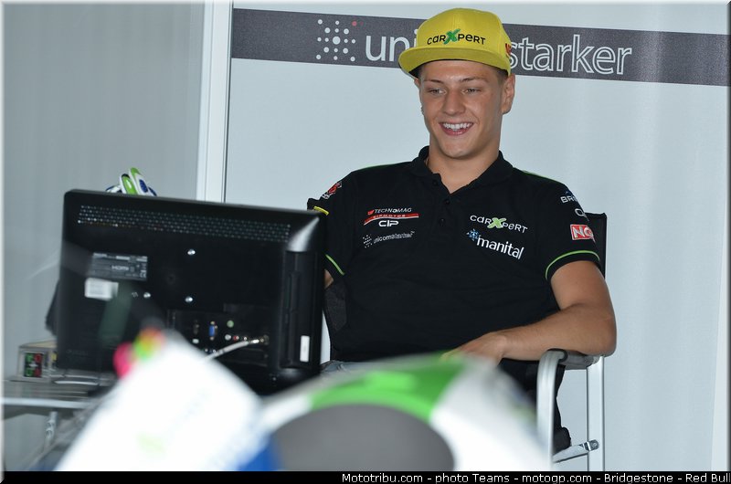 moto2_aegerter_0010_malaisie_sepang_2012