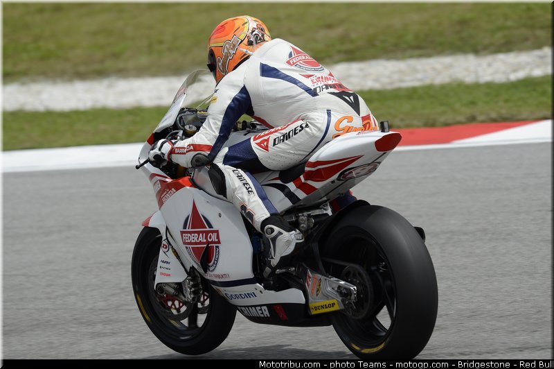moto2_rea_0007_malaisie_sepang_2012